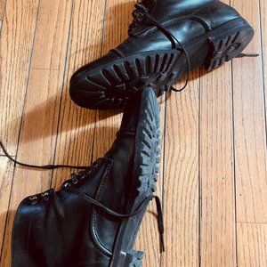 Harry's of London Black Leather Lace Captoe Boots